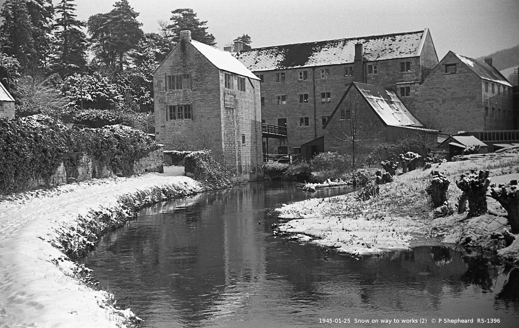 1945 - snow on way to works